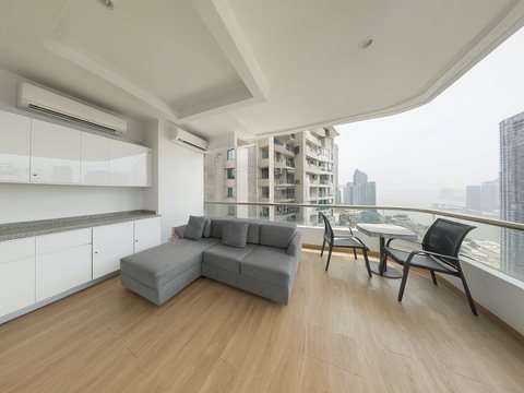 balcony